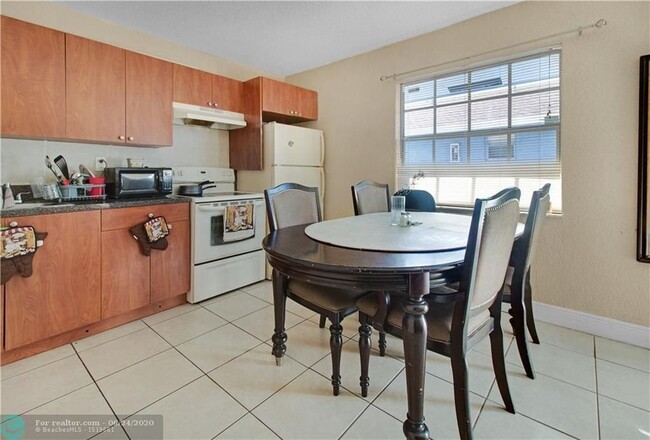 kitchen - 1305 NW 2nd Ave