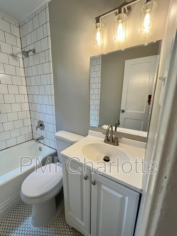 Foto del edificio - 4106 Howie Cir