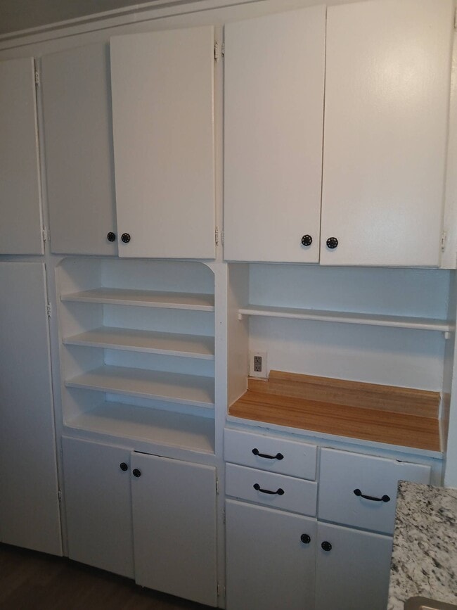 Building Photo - 712 Park St