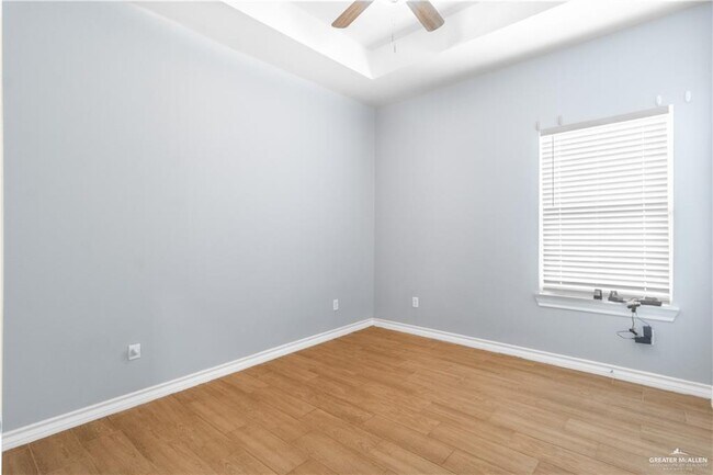 Foto del edificio - 3404 S Colt Ln