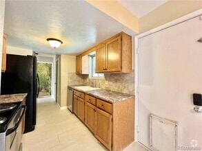Building Photo - 10557 Quail St