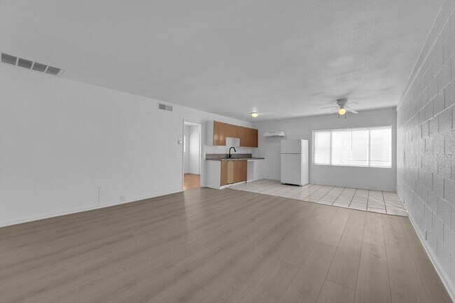 Foto del edificio - 2908 E Poplar Ave