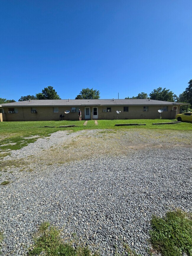 Building Photo - 2104 Hatcher Rd