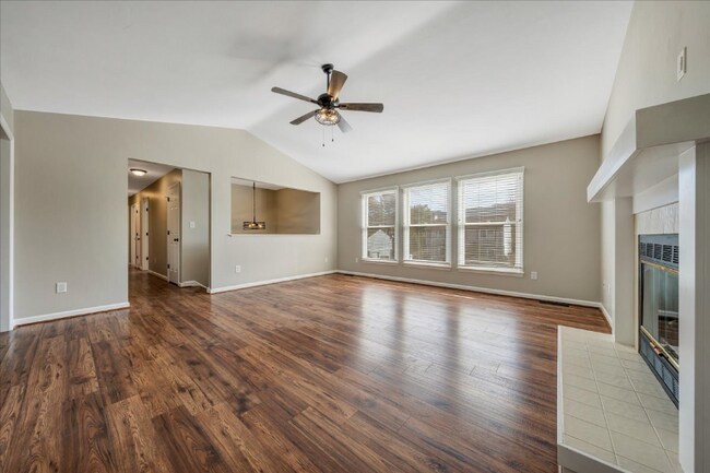 Foto del edificio - 5184 Orchard Hill Dr