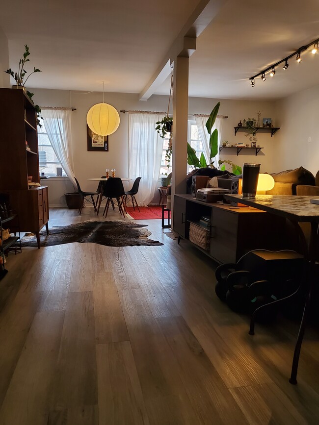 Photo - 2509 W Augusta Blvd Apartment