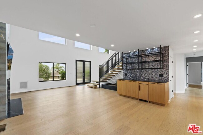 Foto del edificio - 105 Sequoia Dr