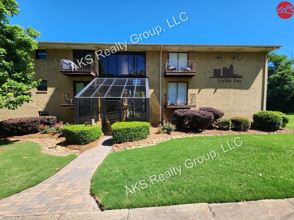 Primary Photo - 2136 16th Ave S