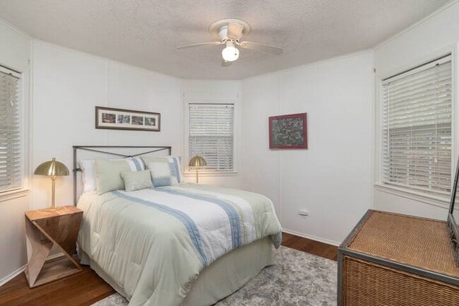 Building Photo - Fully Furnished 1-Bedroom Condo – Steps fr...