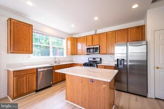 Building Photo - 8199 Glade Bank Dr