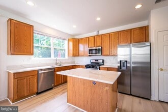 Building Photo - 8199 Glade Bank Dr