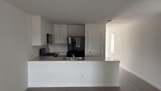 Building Photo - 3120 Tokara St