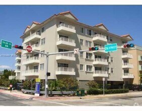 Building Photo - 2600 Collins Ave