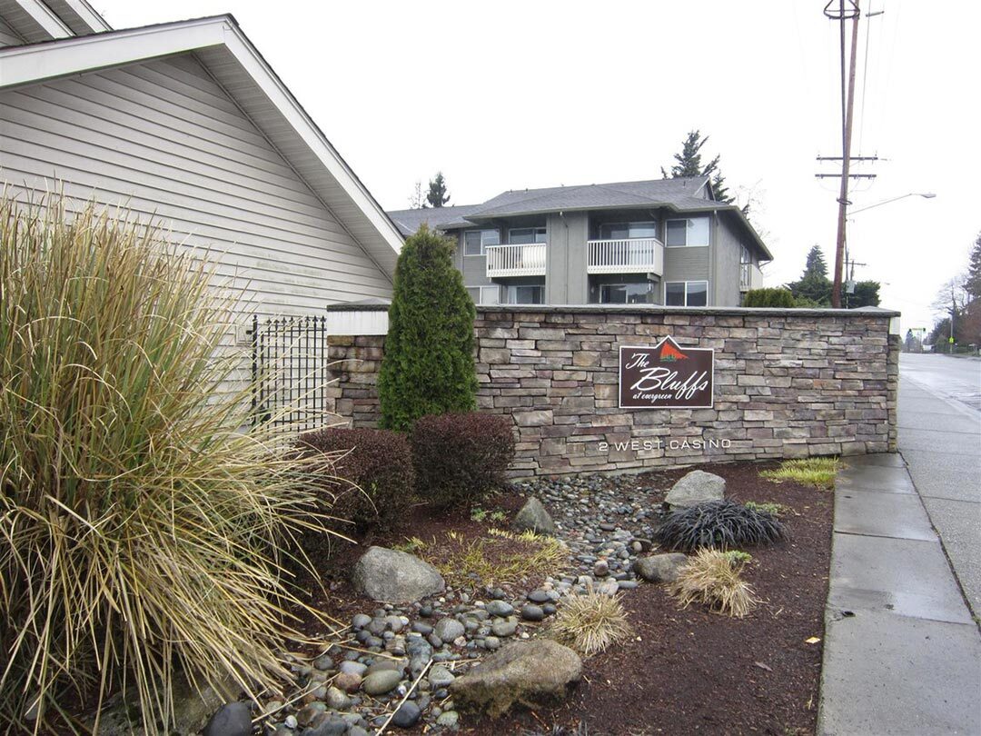 Bluffs at Evergreen Apartments in Everett, WA