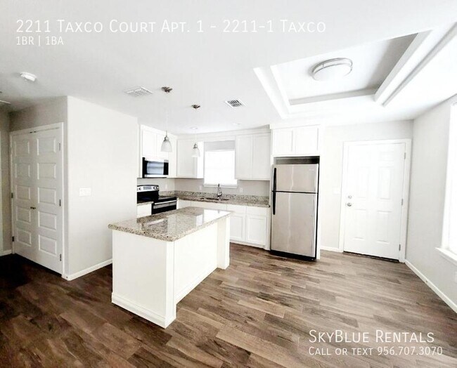 Foto del edificio - 2211 Taxco Ct