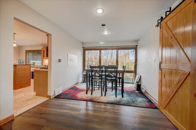 Foto del edificio - Spacious Elm Grove 3BR/2BA Ranch Single Fa...