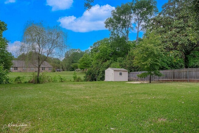 Building Photo - 7440 Camelback Dr