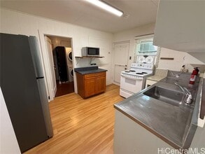 Building Photo - 1446 Alewa Dr