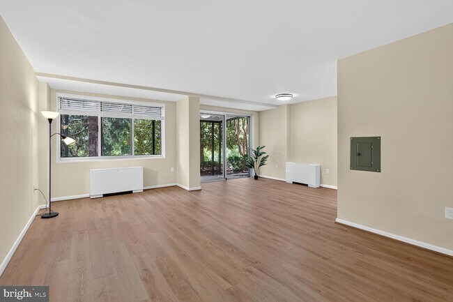Foto del edificio - 10500 Rockville Pike