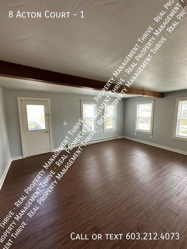Building Photo - Updated First Floor 2 BR - First Month's R...
