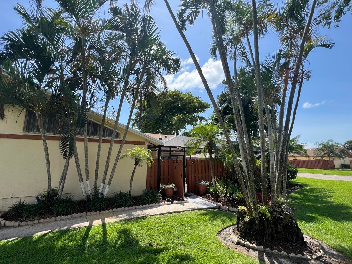 Primary Photo - 1232 Pitusa Ct