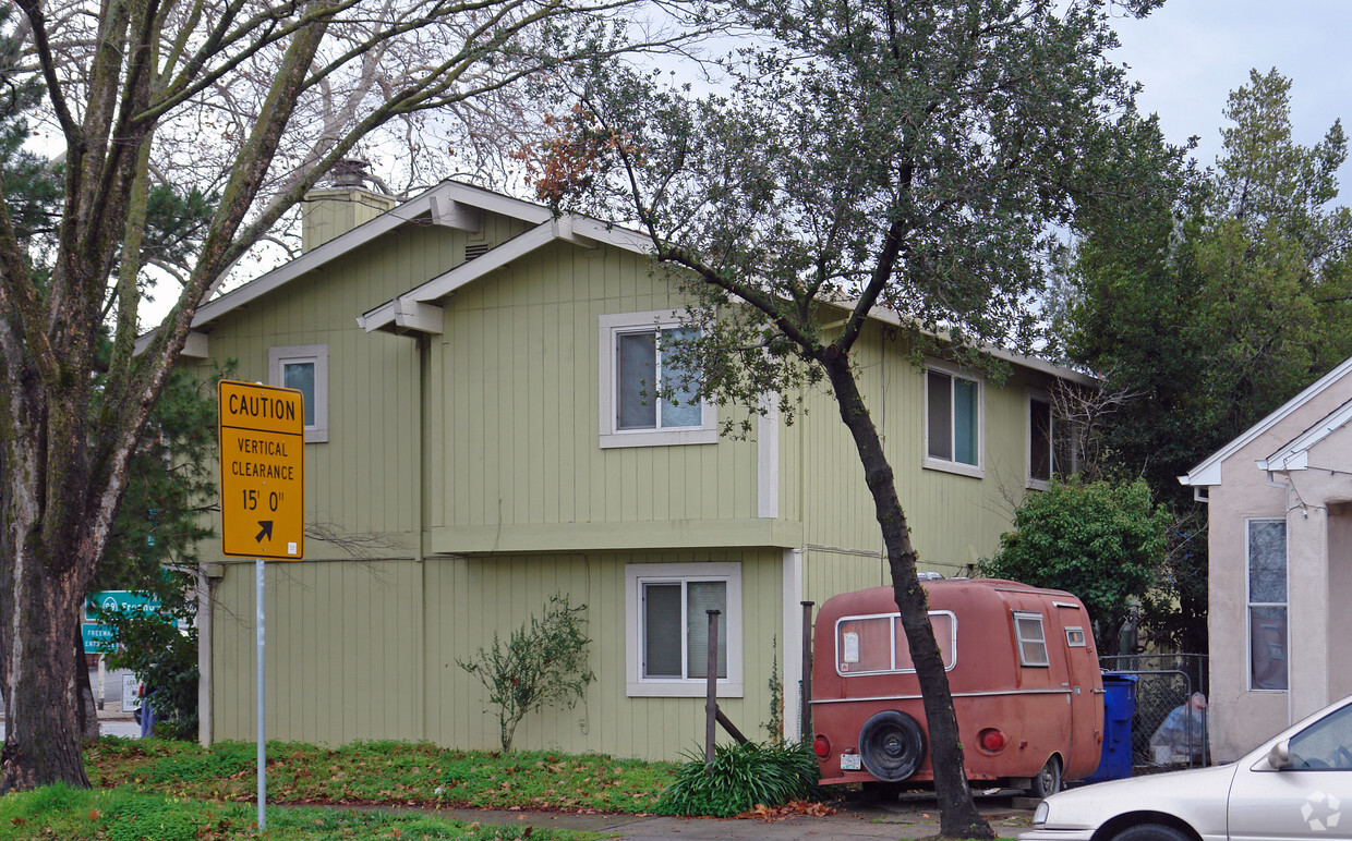 Building Photo - 2012 29th St