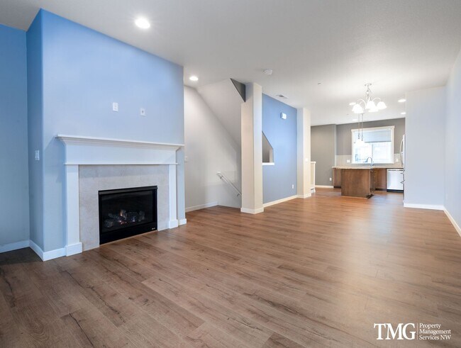 Building Photo - Gorgeous 2br/2ba Townhome in Desirable Wil...