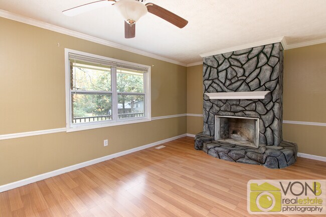 Foto del edificio - 4156 Clearview Dr