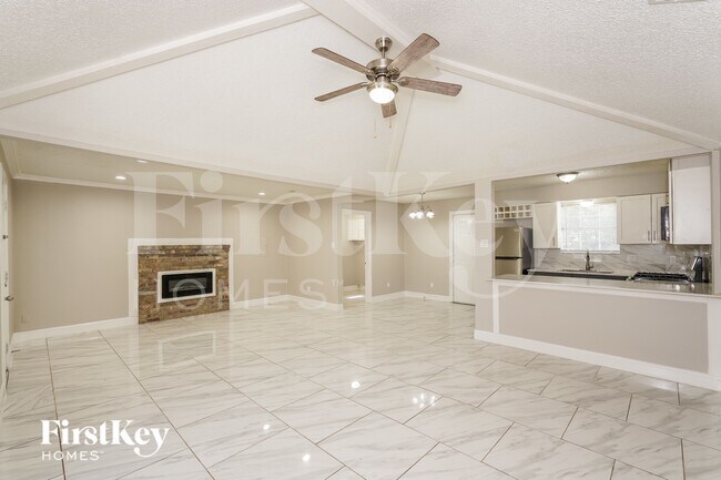 Foto del edificio - 303 West Ct