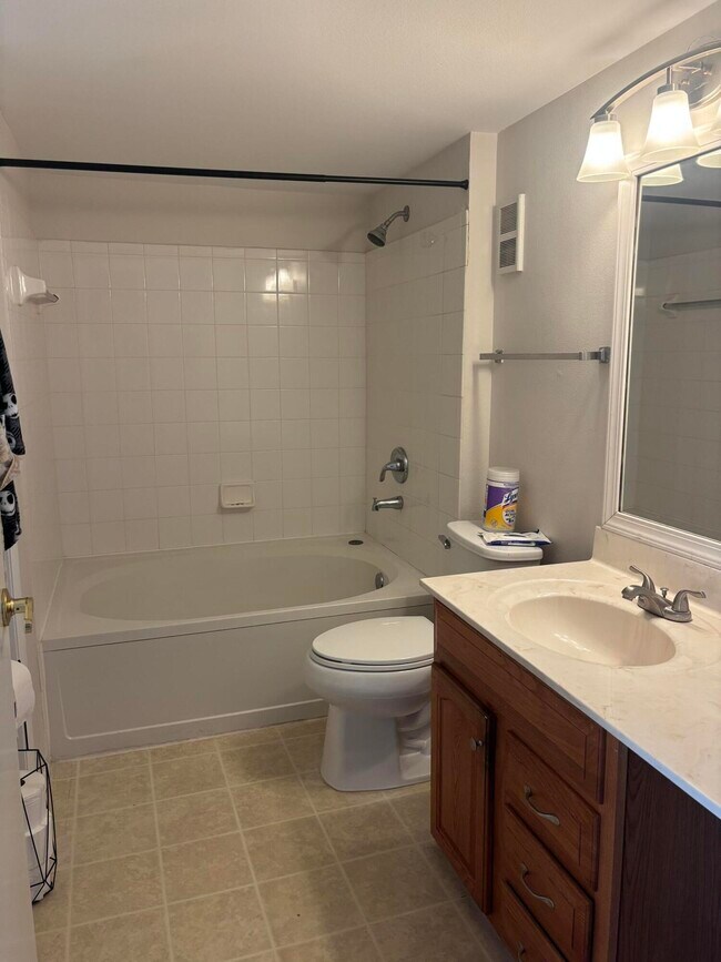 Foto del edificio - 4831 Via Palm Lakes