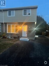 Building Photo - 54 Debby Crescent