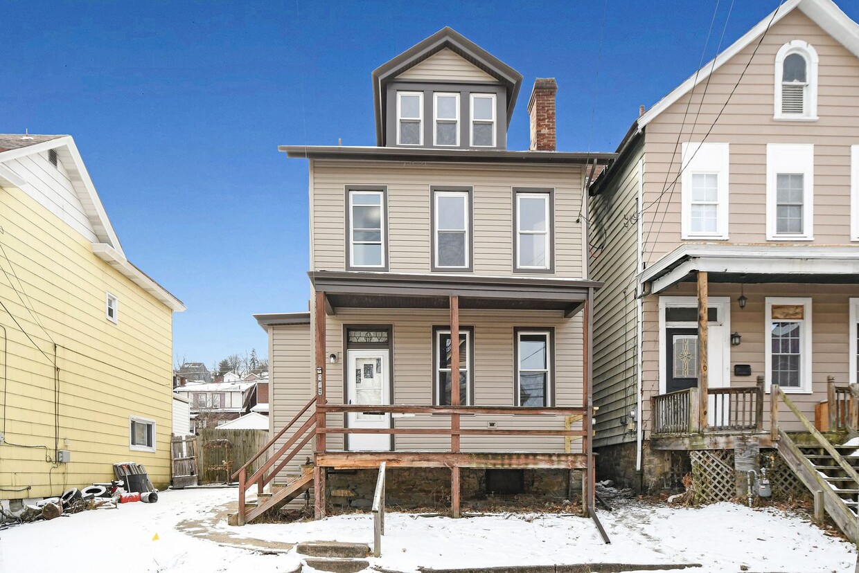 Primary Photo - 855 Crucible St