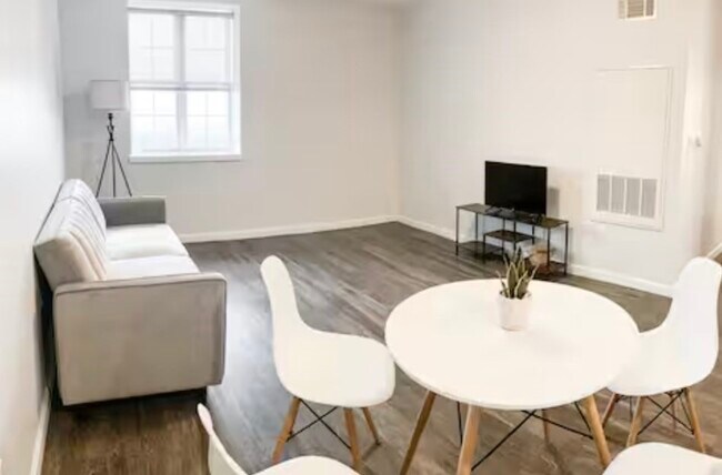 Building Photo - 1505 Commonwealth Ave