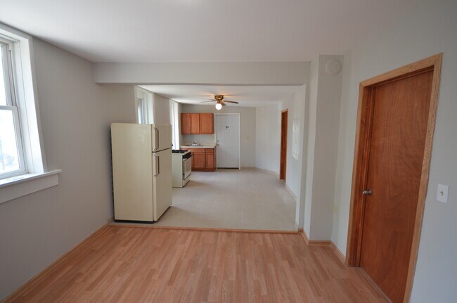 Foto del edificio - 2815 W 25th Pl