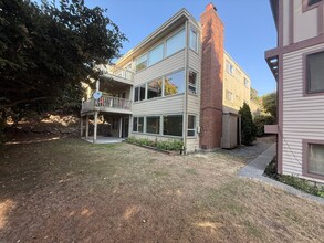 Building Photo - 2225-2229 W Raye St
