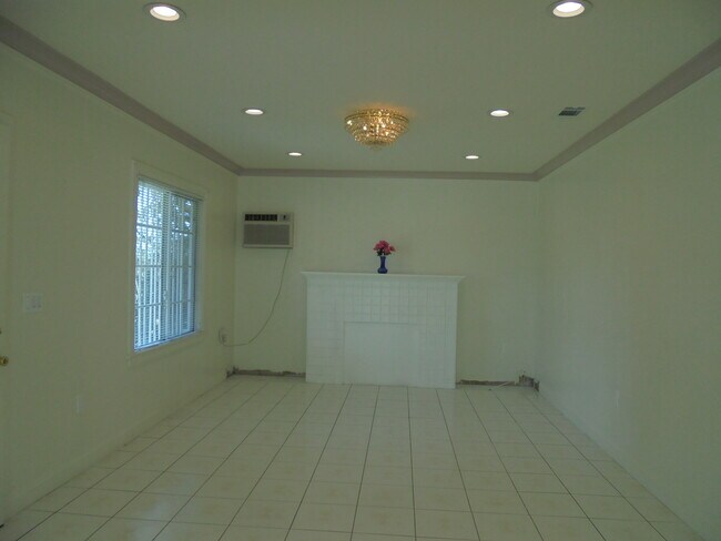 Building Photo - 1837 S 7th St