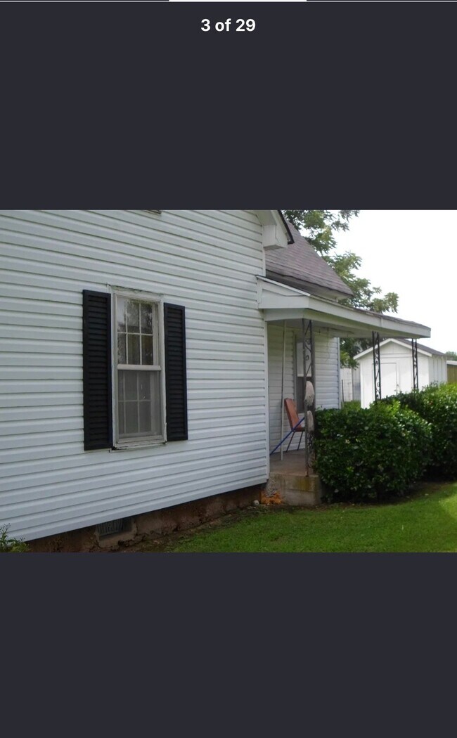 Foto del edificio - 1381 W Gooch Rd