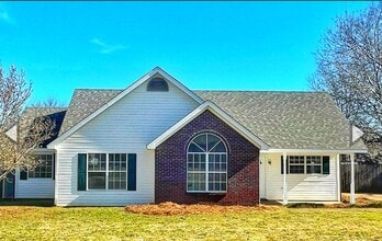 Building Photo - 100 Spring Hollow Dr