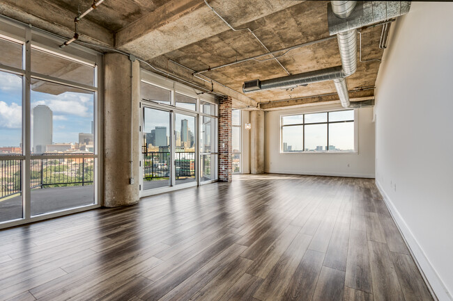 Building Photo - 1001 Belleview St