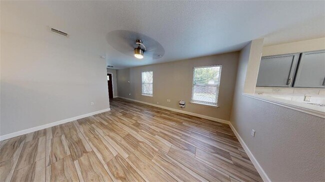 Building Photo - 8613 Claude Ct