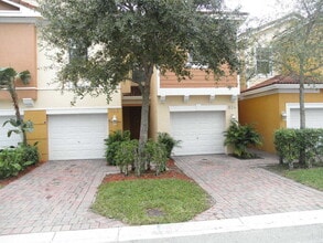 Building Photo - 822 Pipers Cay Dr