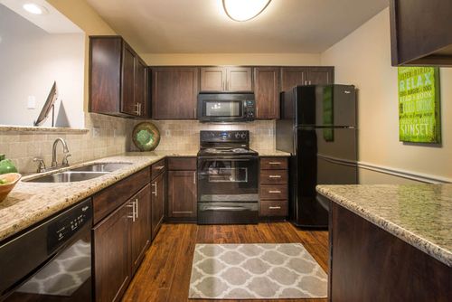 Building Photo - 10600 Six Pines Dr
