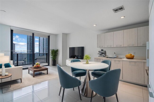 Foto del edificio - 45 SW 9th St