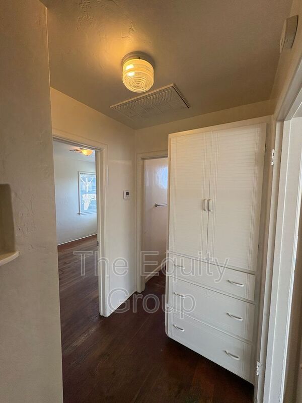 Foto del edificio - 500 N Hall St