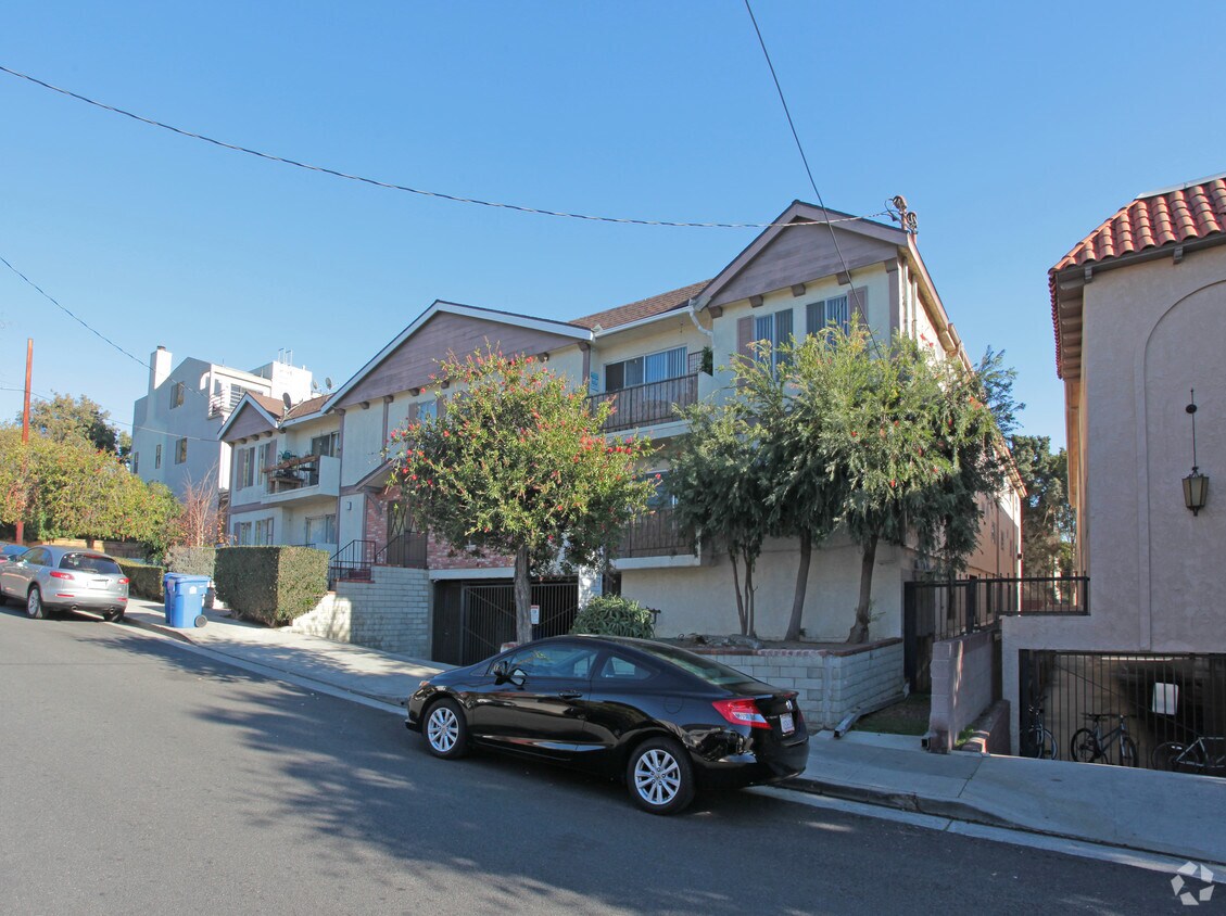 518 Raymond Avenue Apartments in Santa Monica, CA