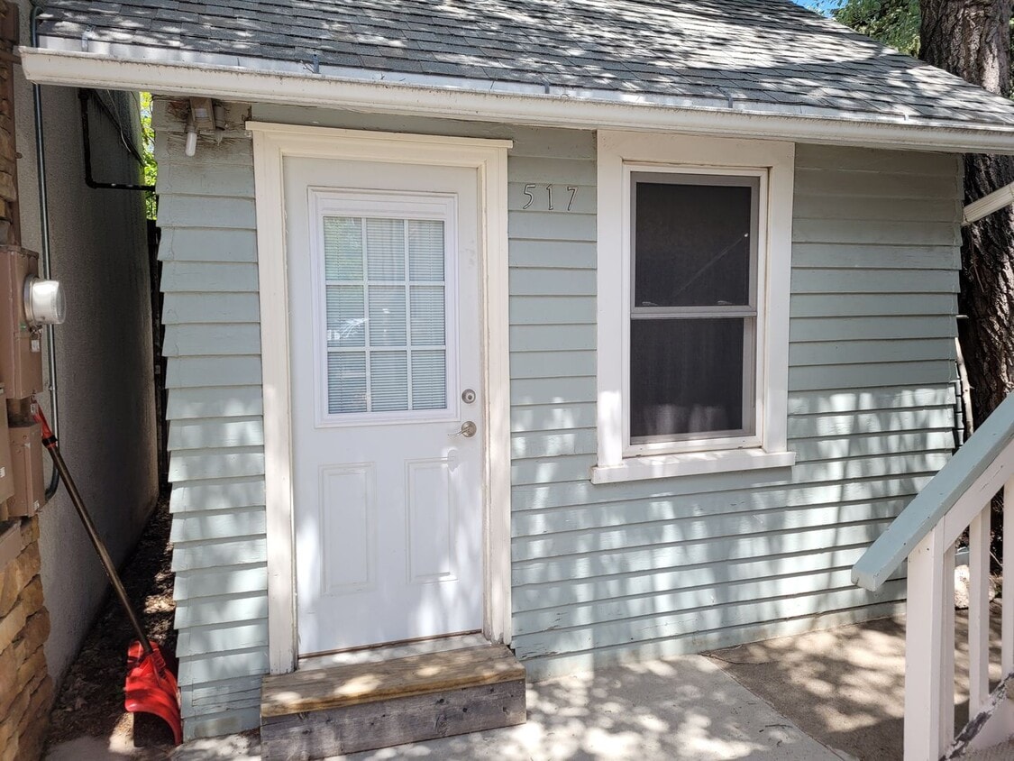 Primary Photo - 517 E Custer St