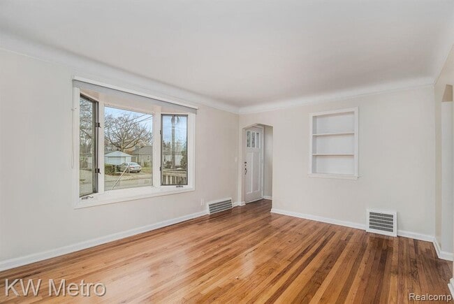 Building Photo - 1849 Cambridge Rd