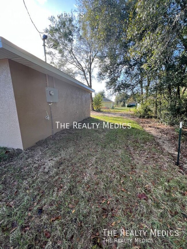 Foto del edificio - Lovely 3 Bedroom, 2 Bathroom Home in Ocala!!!