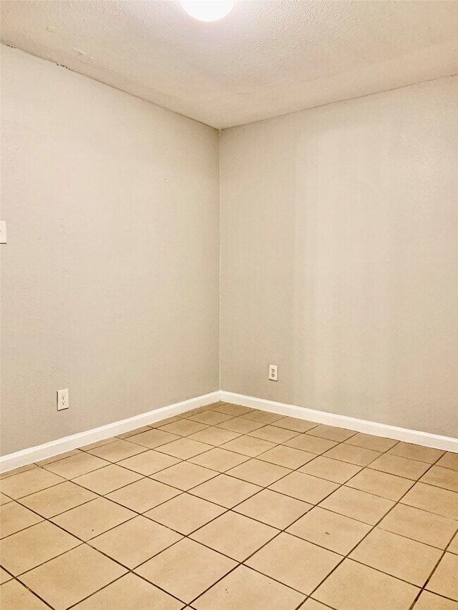 Foto del edificio - 9410 Grannis St