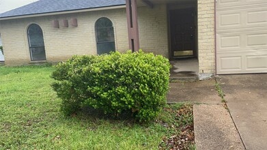 Building Photo - 17615 Red Wolf Ct