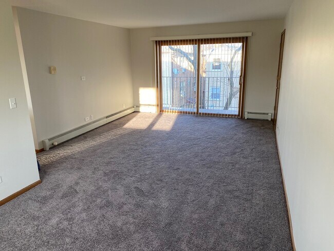 Foto del edificio - 6566 W Barry Ave